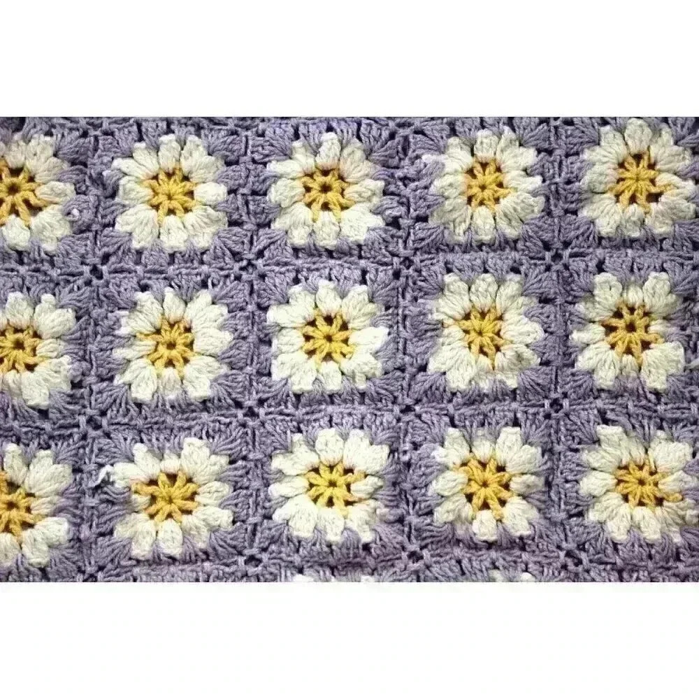 Women's Juniors Medium Pastel Purple Daisy Flower Crochet Knit Crop Top - Picture 7 of 7